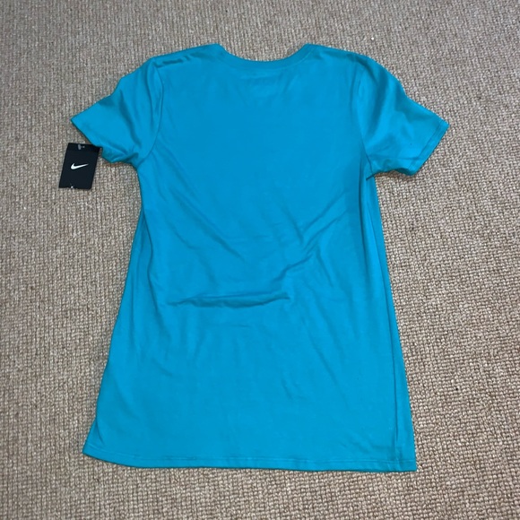 Women’s blue nike workout shirt - Picture 2 of 5